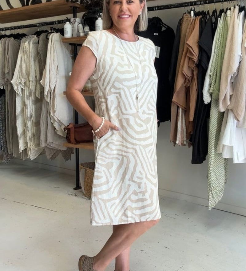 Nelia™| Vestido de verão com gola redonda e linda estampa