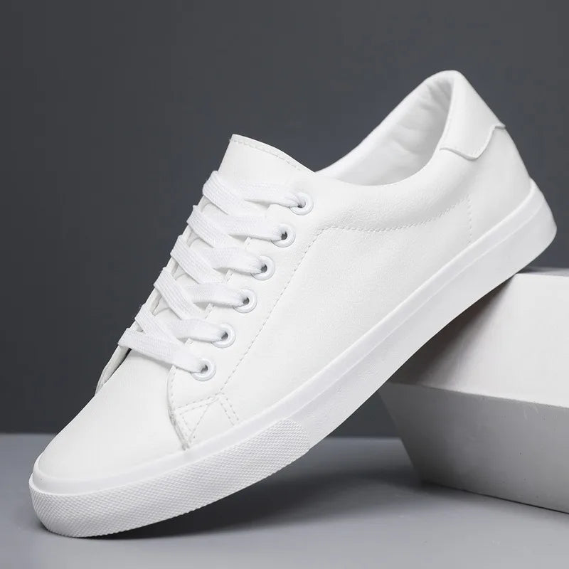 Sapatos clássicos em pele