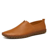 Mocassins elegantes e respiráveis em pele